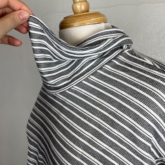 Talbots Black & White Cowl Neck Sweater size Large - Picture 4 of 9